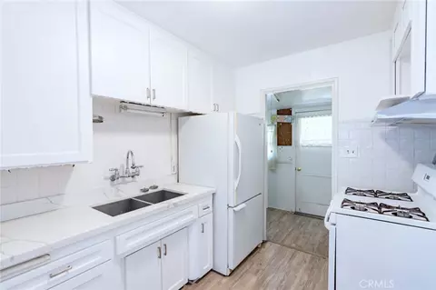 Kitchen - 526 E Olive Ave, Monrovia, CA 91016 photo 4 of 4