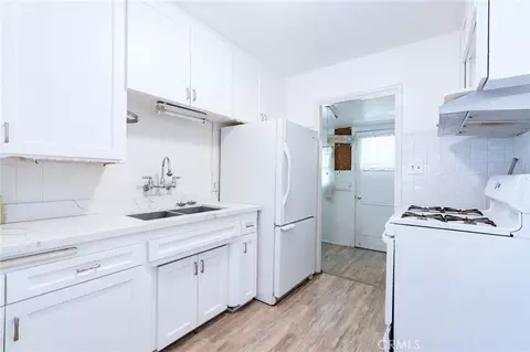 Kitchen - 526 E Olive Ave, Monrovia, CA 91016 photo 3 of 4