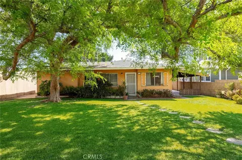 Exterior - 526 E Olive Ave, Monrovia, CA 91016 photo 9 of 14