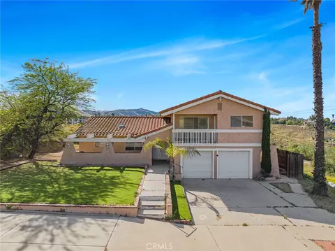 12285 Road Runner, Riverside, CA 92503