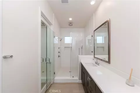 Bath - 191 Frame, Irvine, CA 92618 photo 3 of 5
