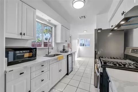 Kitchen - 1611 S Fourth Ave, Arcadia, CA 91006 photo 4 of 6