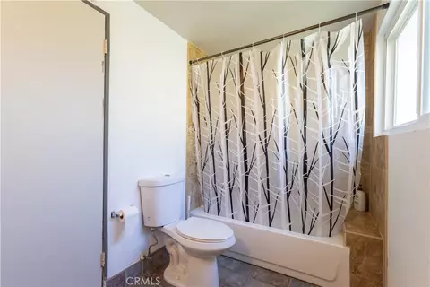 Bath - 2510 Cloudcrest, Riverside, CA 92507 photo 2 of 3
