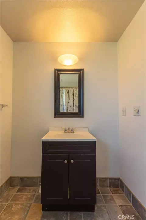 Bath - 2510 Cloudcrest, Riverside, CA 92507 photo 1 of 3