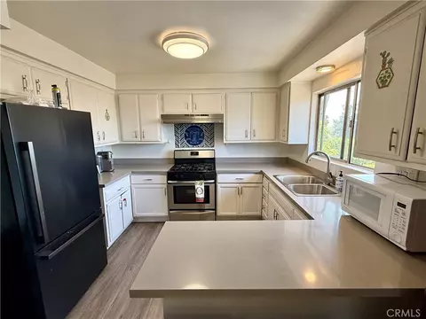 12287 Osborne St #12, Pacoima, CA 91331