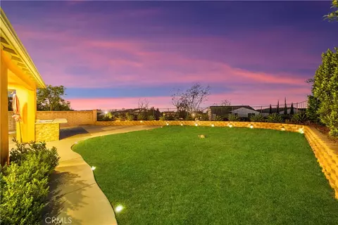 702 E Lemon Swirl, Azusa, CA 91702