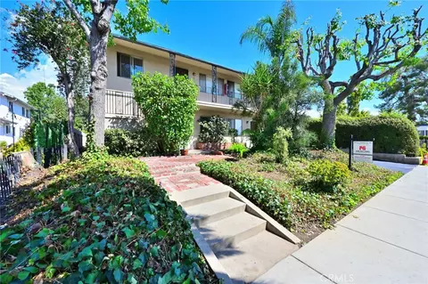 Exterior - 1757 E Villa St, Pasadena, CA 91106 photo 2 of 9