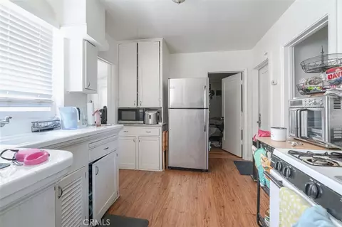 Kitchen - 1757 E Villa St, Pasadena, CA 91106 photo 1 of 2
