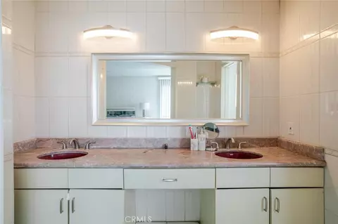Bath - 4040 Lynd Ave, Arcadia, CA 91006 photo 1 of 6