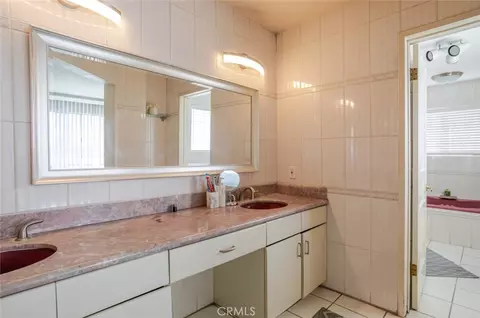 Bath - 4040 Lynd Ave, Arcadia, CA 91006 photo 2 of 6