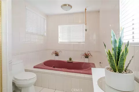 Bath - 4040 Lynd Ave, Arcadia, CA 91006 photo 3 of 6