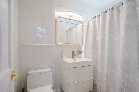 Bath - 4040 Lynd Ave, Arcadia, CA 91006 photo 6 of 6