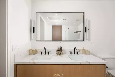 Bath - 826 Sunset Blvd #B, Arcadia, CA 91007 photo 4 of 5