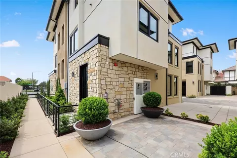 Exterior - 826 Sunset Blvd #B, Arcadia, CA 91007 photo 5 of 7