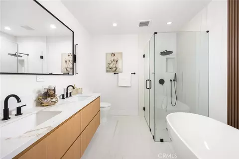 Bath - 826 Sunset Blvd #B, Arcadia, CA 91007 photo 3 of 5