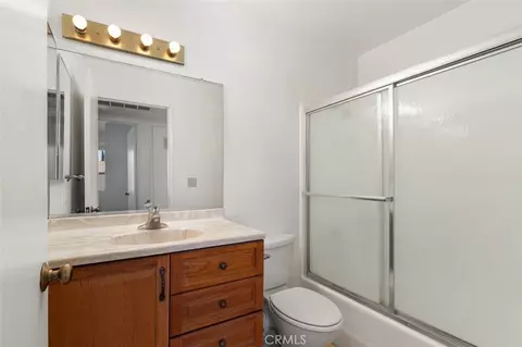 Bath - 1522 S Baldwin Ave #10, Arcadia, CA 91007 photo 4 of 5