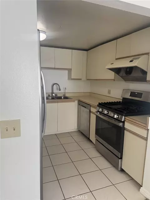 Kitchen - 1522 S Baldwin Ave #10, Arcadia, CA 91007 photo 2 of 3