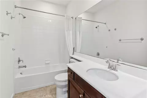 Bath - 838 E Mckeller Ct, Azusa, CA 91702 photo 2 of 5