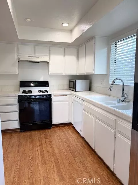 Kitchen - 2317 E Curtis Ct E #9, Glendora, CA 91741 photo 1 of 1