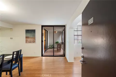 740 N Kings Rd #208, West Hollywood, CA 90069