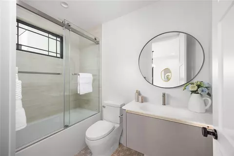 Bath - 828 Sunset Blvd #B, Arcadia, CA 91007 photo 1 of 5