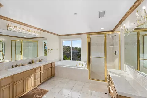 Bath - 5967 Omega St, Riverside, CA 92506 photo 2 of 4