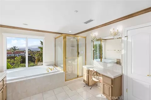 Bath - 5967 Omega St, Riverside, CA 92506 photo 3 of 4