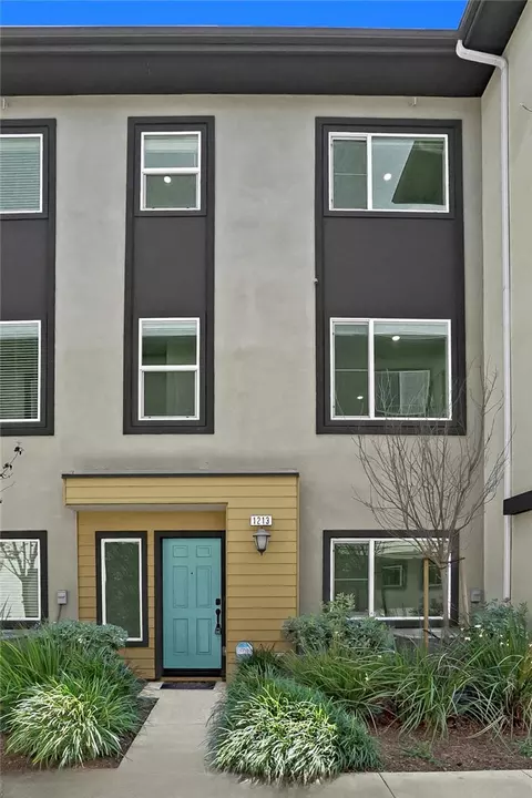 Exterior - 1213 Ironsides Ln, Harbor City, CA 90710 photo 3 of 6