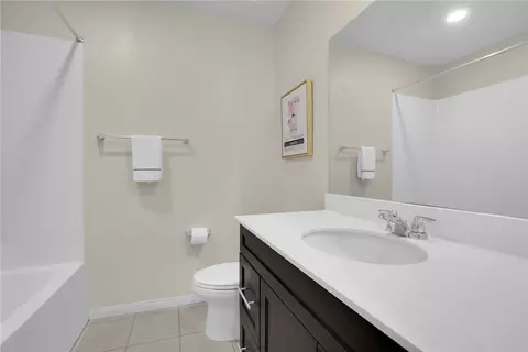 Bath - 1213 Ironsides Ln, Harbor City, CA 90710 photo 3 of 3