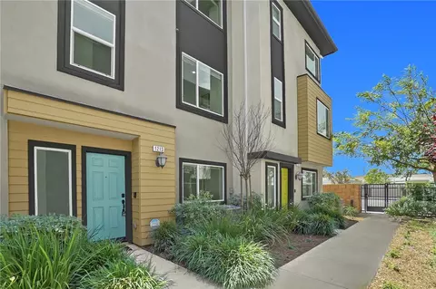 1213 Ironsides Ln, Harbor City, CA 90710