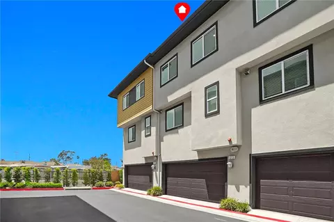 Exterior - 1213 Ironsides Ln, Harbor City, CA 90710 photo 4 of 6