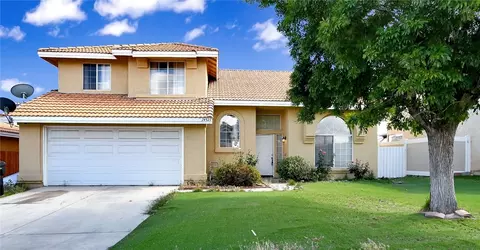 14527 Pony Trail Rd, Victorville, CA 92392