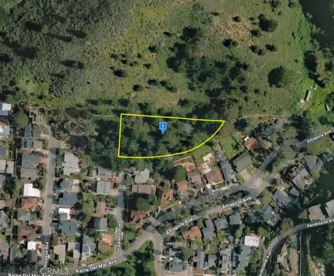141 Hiawatha Ave, Pacifica, CA 94044
