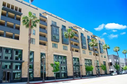 39 S Los Robles Ave #5016, Pasadena, CA 91101