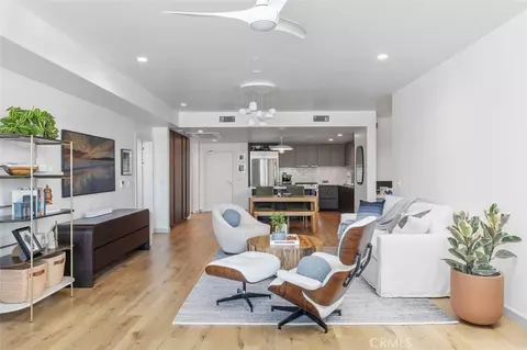 39 S Los Robles Ave #5016, Pasadena, CA 91101
