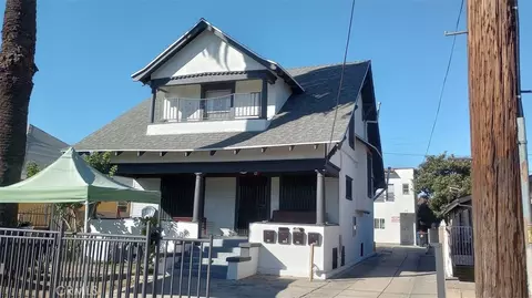 125 W 46th St, Los Angeles, CA 90037