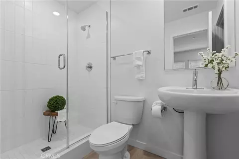 Bath - 4389 Maple Ln, Arcadia, CA 91006 photo 5 of 5