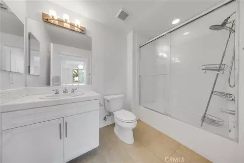 Bath - 931 E Walnut #307, Pasadena, CA 91106 photo 5 of 5
