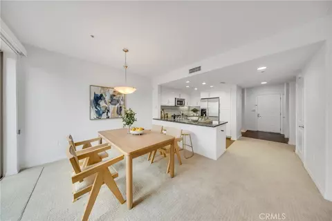 Dining - 931 E Walnut #307, Pasadena, CA 91106 photo 1 of 4