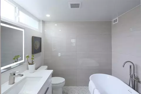 Bath - 255 Sharon, Arcadia, CA 91007 photo 3 of 5