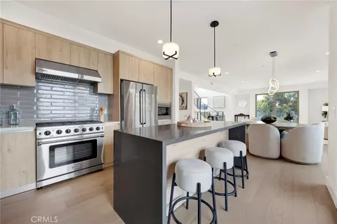 Kitchen - 941 E California Blvd #1, Pasadena, CA 91106 photo 3 of 4
