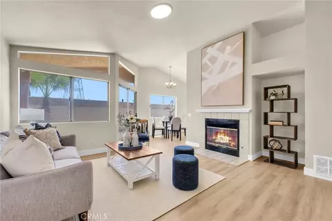 14419 Woodland Dr, Fontana, CA 92337