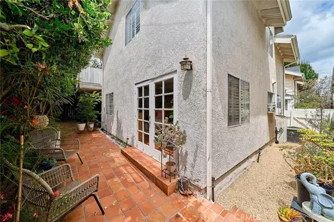 Exterior - 1960 E Villa, Pasadena, CA 91107 photo 2 of 8