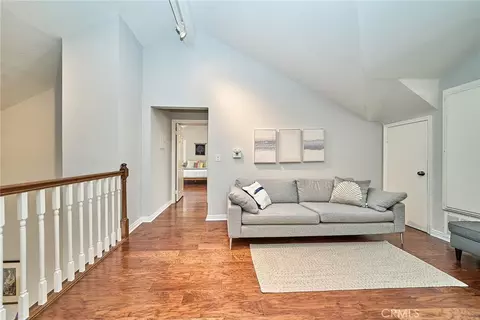 Entry Way - 1960 E Villa, Pasadena, CA 91107 photo 3 of 4