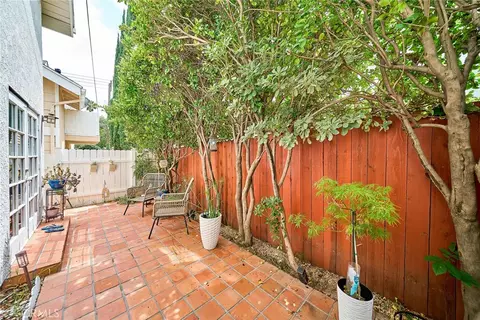 Exterior - 1960 E Villa, Pasadena, CA 91107 photo 4 of 8