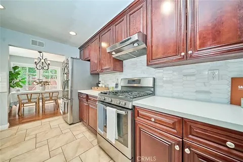 Kitchen - 1960 E Villa, Pasadena, CA 91107 photo 2 of 2