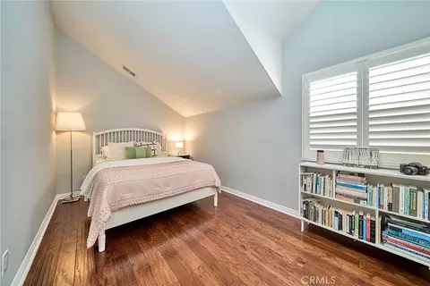 Bedroom - 1960 E Villa, Pasadena, CA 91107 photo 5 of 9