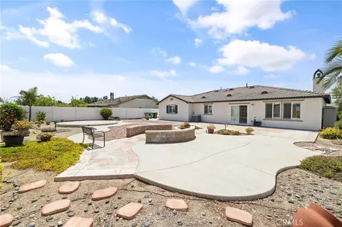 Exterior - 14392 Smith River Rd, Eastvale, CA 92880 photo 14 of 18