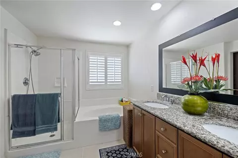 Bath - 14392 Smith River Rd, Eastvale, CA 92880 photo 2 of 3