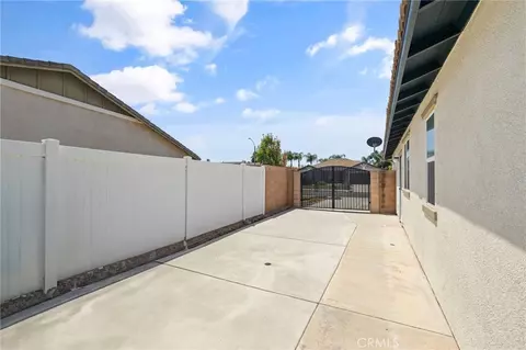 Exterior - 14392 Smith River Rd, Eastvale, CA 92880 photo 18 of 18